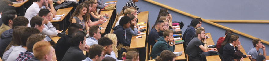 étudiants en amphithéâtre