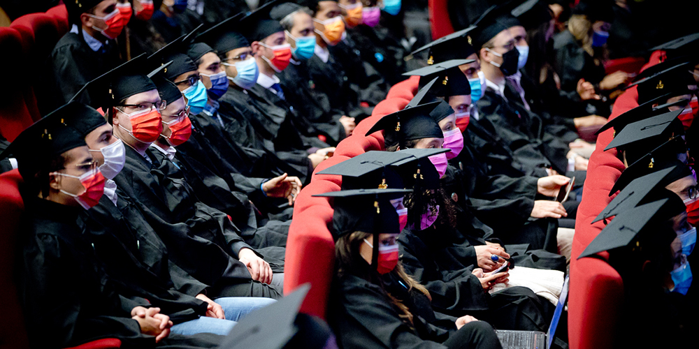 You are currently viewing Cérémonie de remise de diplômes de doctorat