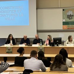 Lire la suite à propos de l’article Table Ronde du master 1 ADURA, intitulée, « Lutte contre l’artificialisation des sols et renaturation »