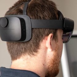 Lire la suite à propos de l’article HoloLens : « transformer toute salle de cours en salle immersive »