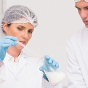 La microbiologie des laits crus, aller au-delà du sanitaire
