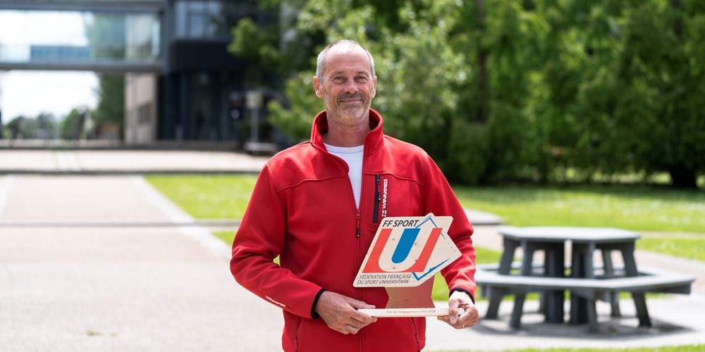 You are currently viewing Jean-Baptiste Lureau récompensé pour son engagement dans le sport universitaire